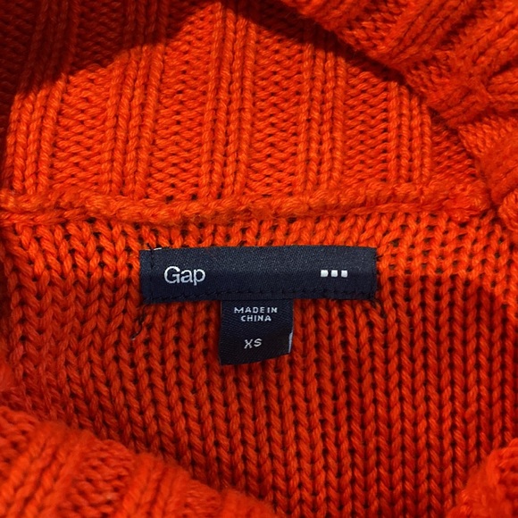 Gap ladies turtleneck sweater in beautiful orange. Size extra small. - Picture 3 of 7
